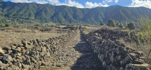 Steinerner Weg in Richtung Cubre Vieja