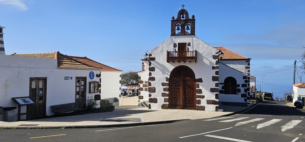 Barranco Izcagua Mandelblüte: Kirche von Las Tricias