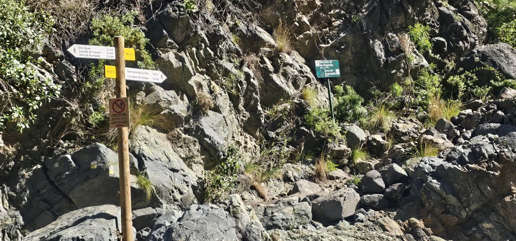 Los Brecitos - Barranco de las Angustias: Hier solltest Du nach links hoch gehen
