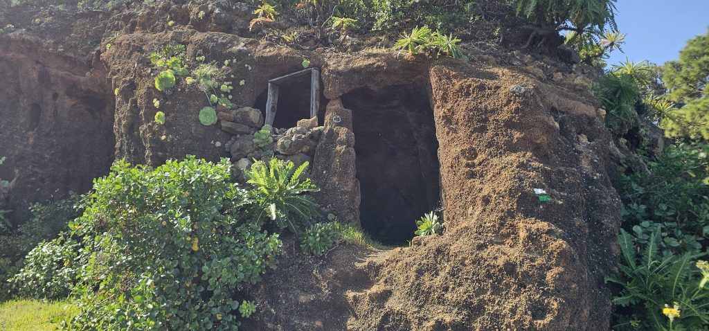 Puntagorda - Mirador Cruz de la Reina: In den Fels gehauene Höhle