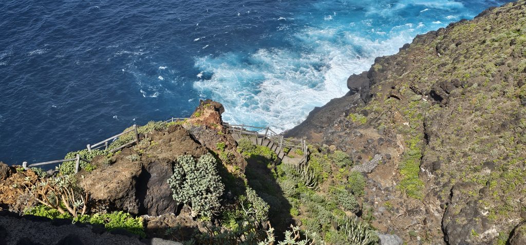 Puntagorda - Mirador Cruz de la Reina: Steile Treppe nach unten