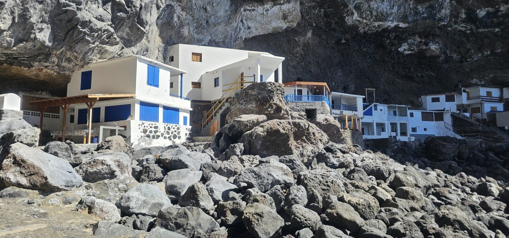 Poris de Candelaria (Piratenbucht): Blick von der Bootsrampe nach oben